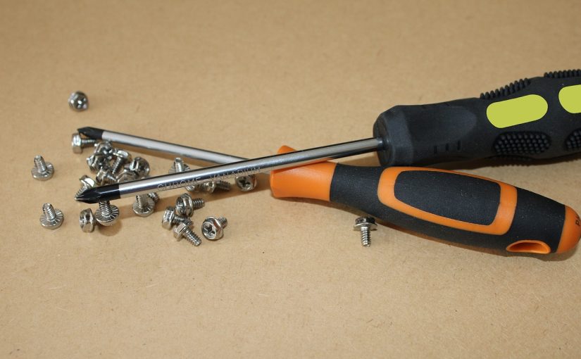 Chłodziarka nie chłodzi, a pralka ma wyciek – jak działać?